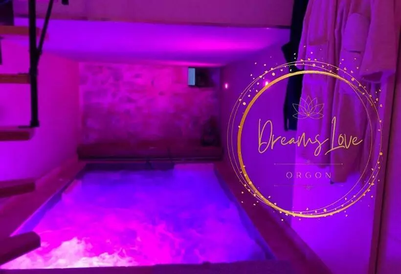 Appartement Love Room Avec Jacuzzi Et Hammam Privatisé Lieu Insolite En Amoureux Spa Détente Assurée