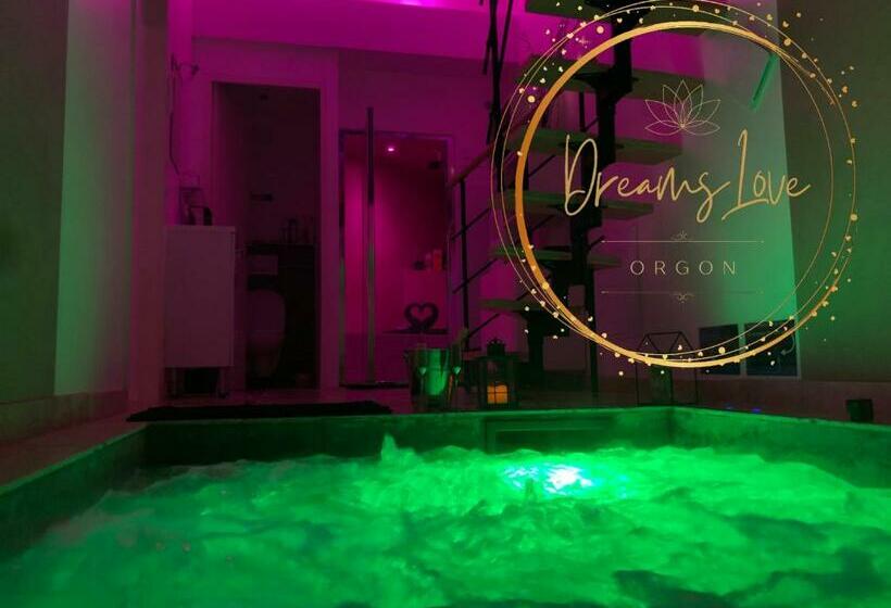 Appartement Love Room Avec Jacuzzi Et Hammam Privatisé Lieu Insolite En Amoureux Spa Détente Assurée