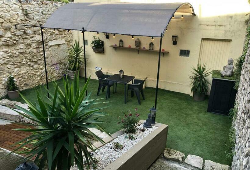 Appartement Love Room Avec Jacuzzi Et Hammam Privatisé Lieu Insolite En Amoureux Spa Détente Assurée