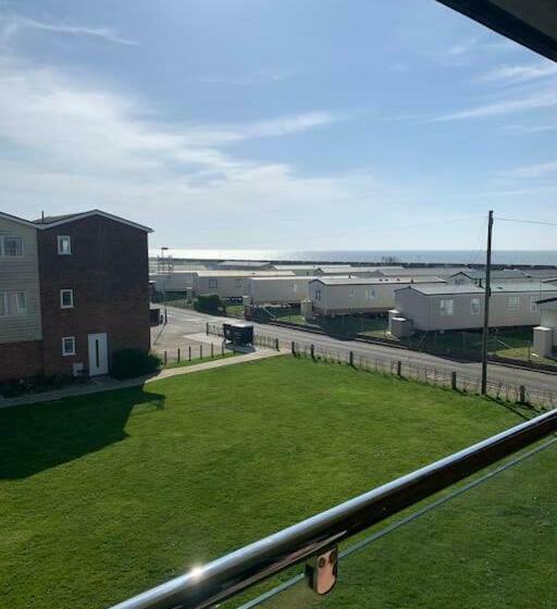 Beautiful 3 Bed House In Hunstanton   Near Searles With Sea Views