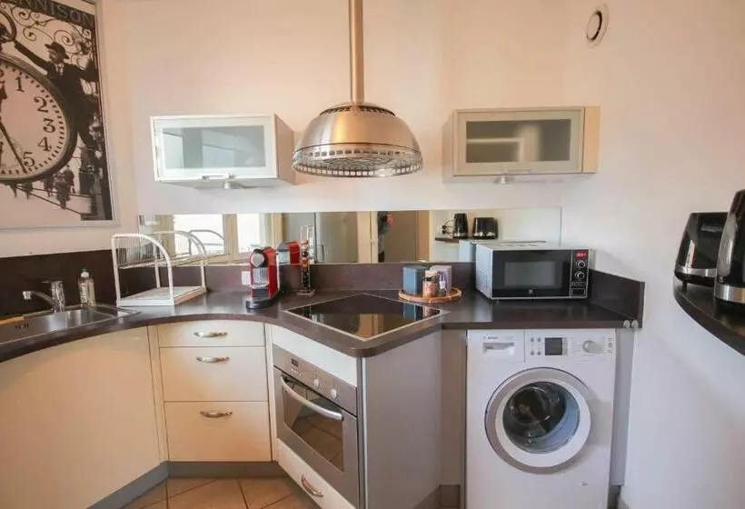 Beautiful Apartment On The Grand Place !