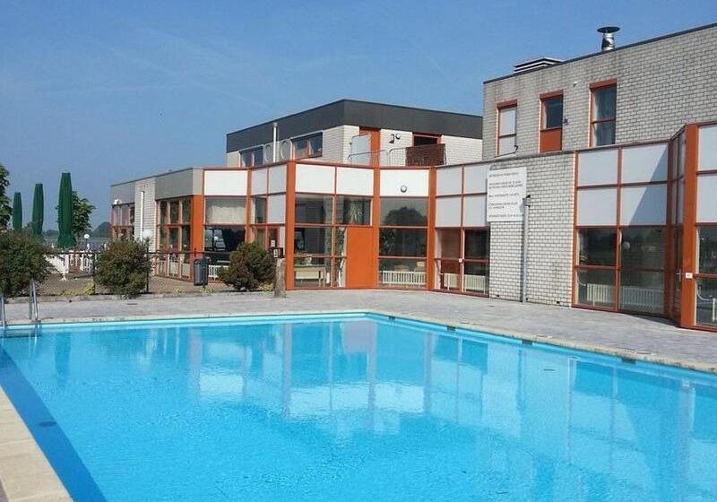 Prachtige Chalet Met Een Grote Tuin