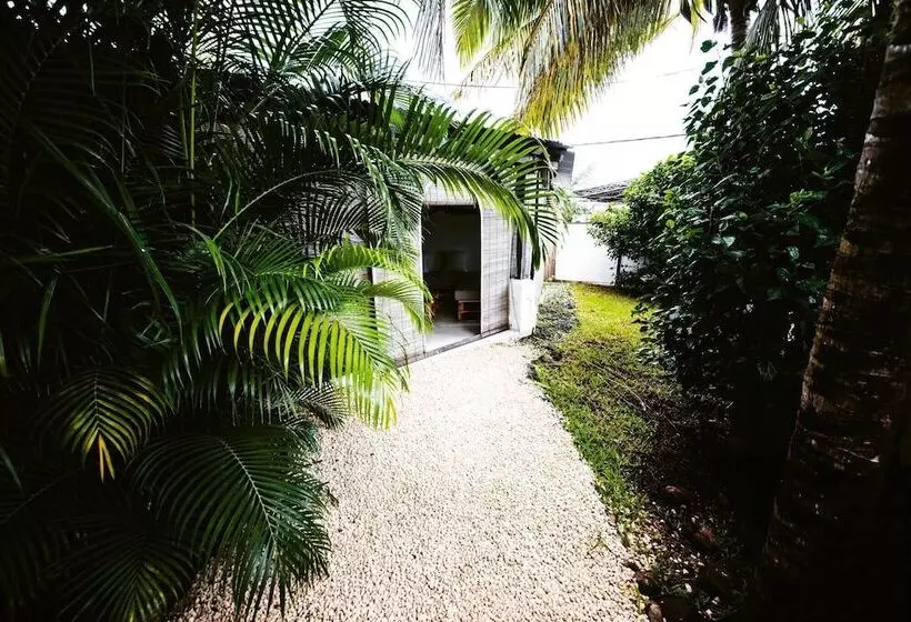 Ti Baz Beach House With Mountain View