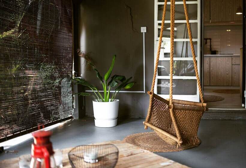 Ti Baz Beach House With Mountain View