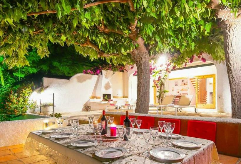 Waterfront Villa With Breathtaking Views And Pool