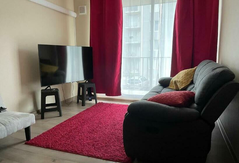 Departamento 2 Habitaciones, 1 Baños Con Estacionamiento