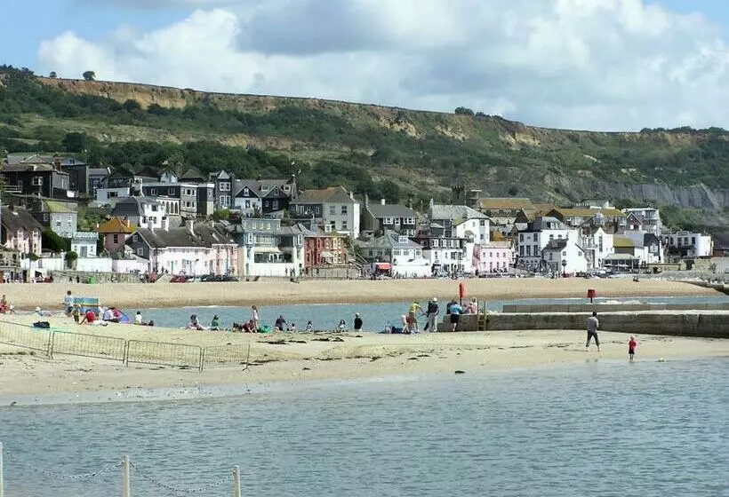 Dolphin Cottage Lyme Regis