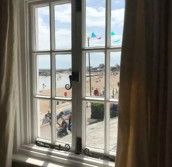 Dolphin Cottage Lyme Regis