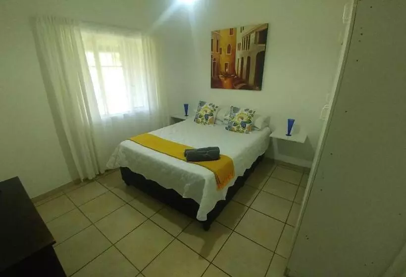 Four Seasons Self Catering Guest House