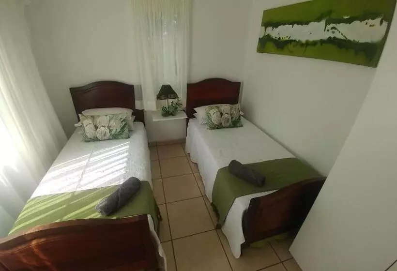 Four Seasons Self Catering Guest House