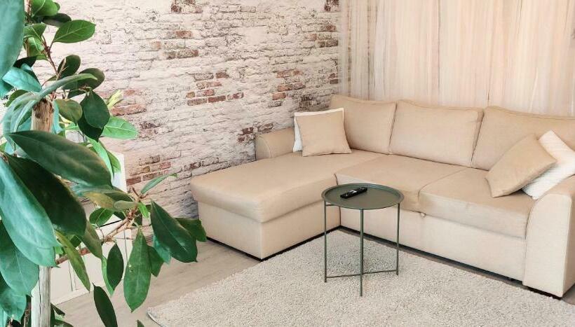 Kaunis Ja Tilava Kaksio