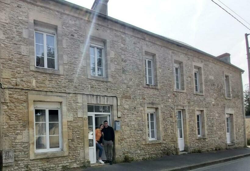 La Petite Dame De Bayeux