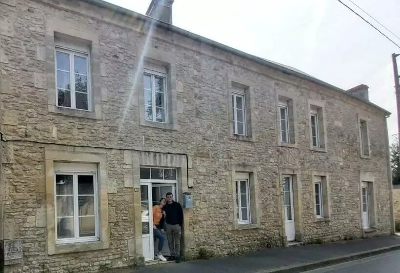 La Petite Dame De Bayeux