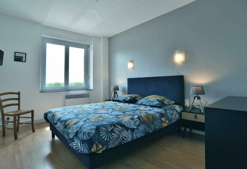 Maison Spacieuse à Saint Coulomb