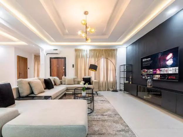 Silhouette Apartment