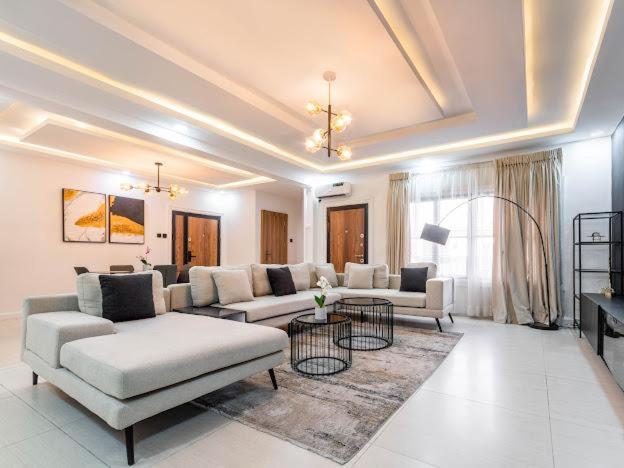 Silhouette Apartment