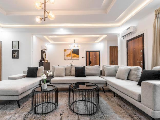 Silhouette Apartment