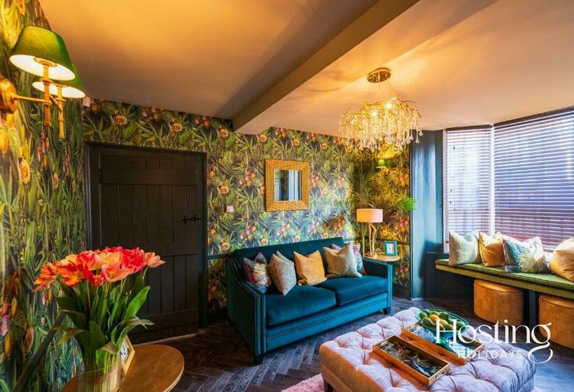 The Palm Cottage Marlow