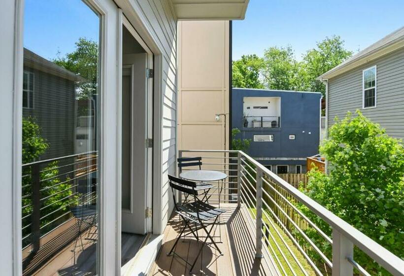 The Red Door Ultra Modern Atlanta Home Designedbydom