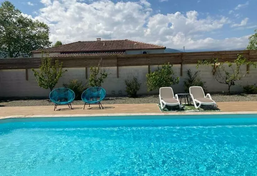 Très Belle Villa Avec Piscine Chauffée Casaleoni