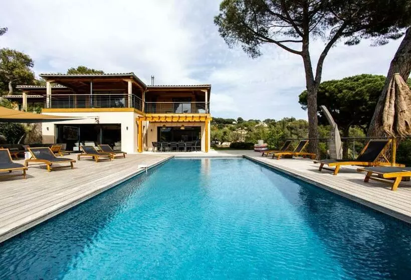 Villa Blanche Luxury   Pieds Dans L Eau, Piscine Chauffée