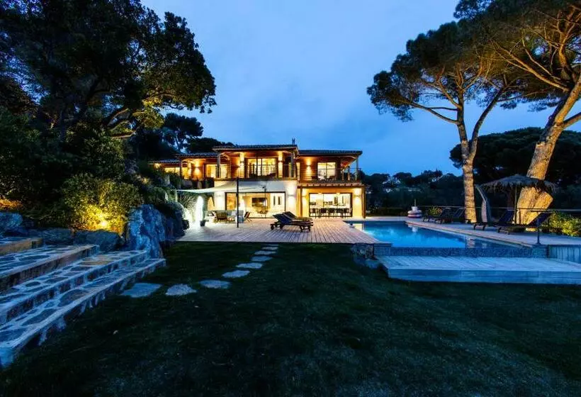 Villa Blanche Luxury   Pieds Dans L Eau, Piscine Chauffée