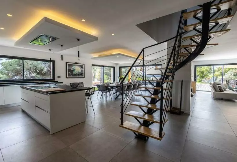 Villa Blanche Luxury   Pieds Dans L Eau, Piscine Chauffée