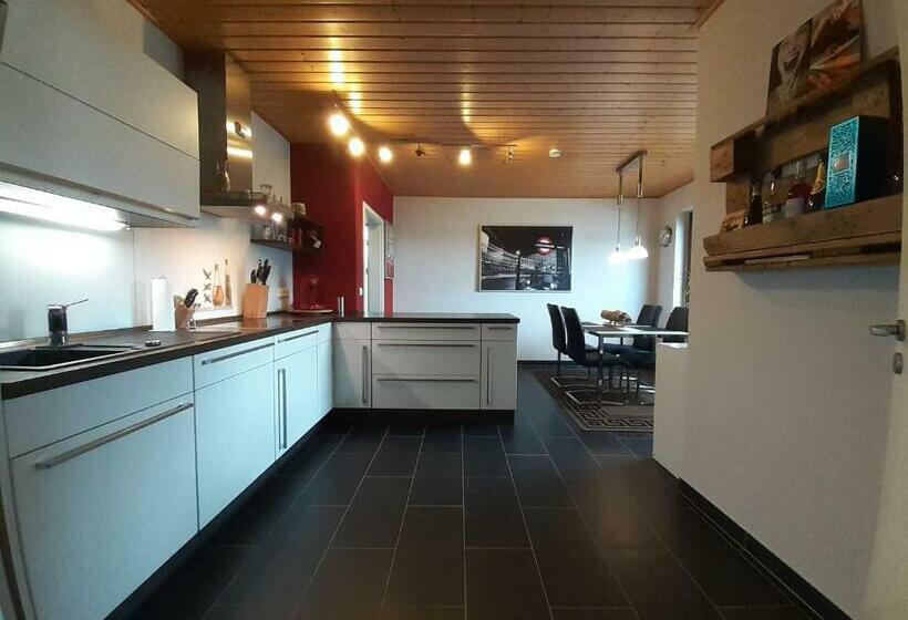 Ferienwohnung 75m² Terrasse Parkplatz Wallbox Nürburgring