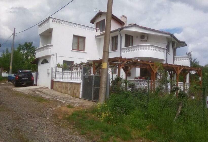 Lussvelika: The Heart Of The Black Sea