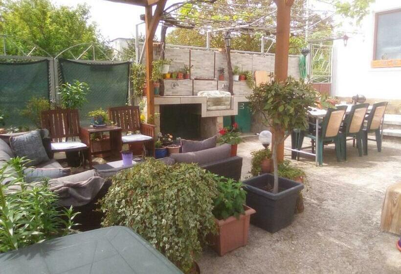 Lussvelika: The Heart Of The Black Sea