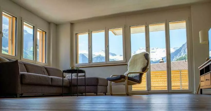 Chuenislodge1 Neu, Grosse Terrasse & Designerofen, Prächtige Aussicht