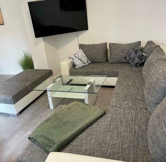 Große Moderne Ferienwohnung, Ruhige Innenstadtlage