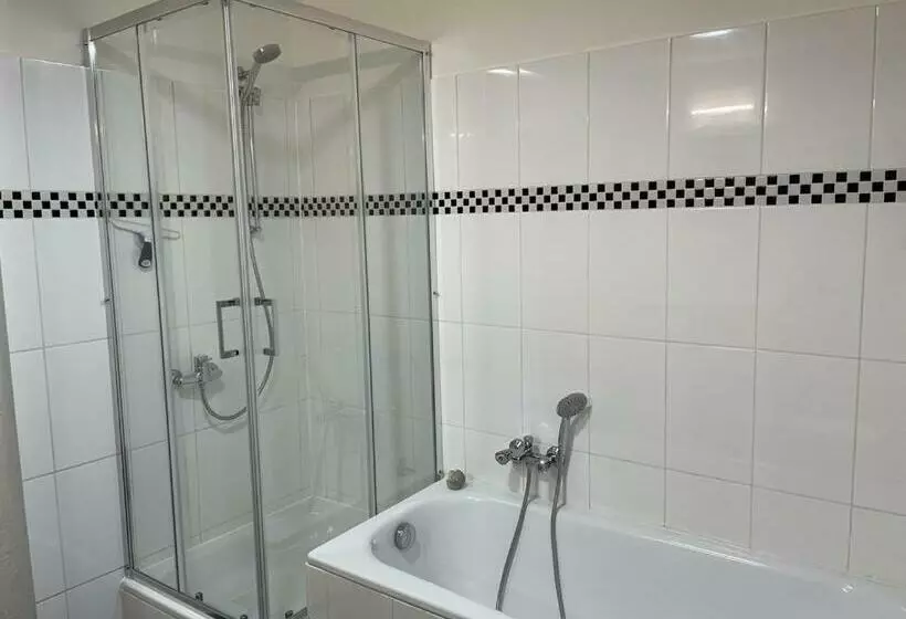 Große Moderne Ferienwohnung, Ruhige Innenstadtlage