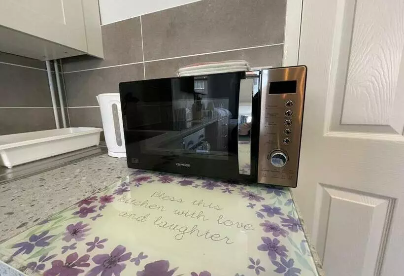 Large Ground Floor Studio Holiday Apartment Skegness Flat 12