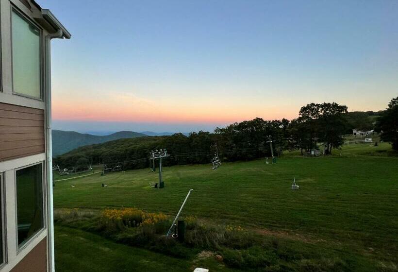 Diamond Adventure Slope Side With Foosball And Arcade At Wintergreen Resort