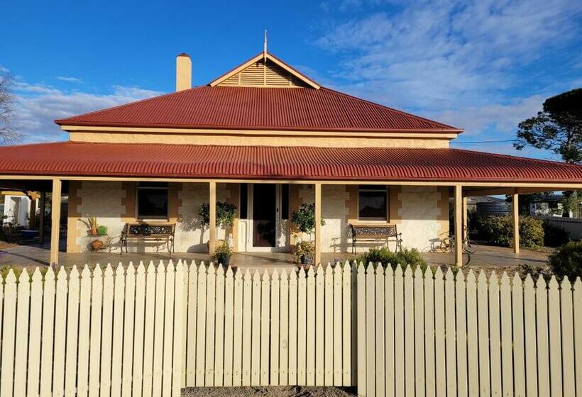 Sunset Ridge Accommodation  Rockville Homestead