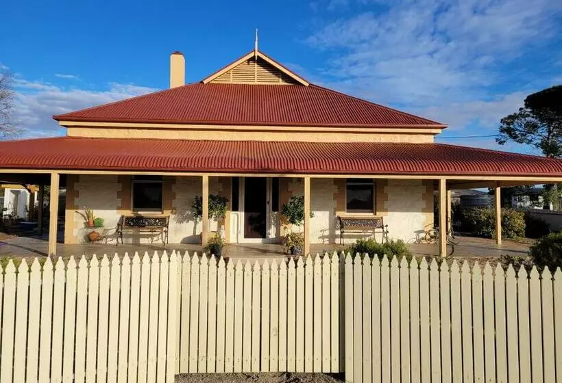 Sunset Ridge Accommodation  Rockville Homestead