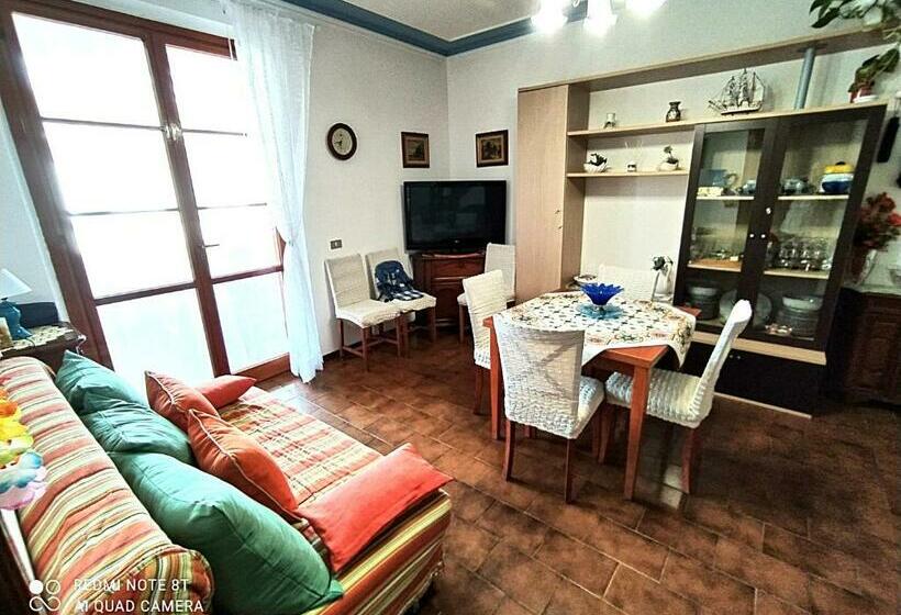 Tra Puccini Ed Il Mare