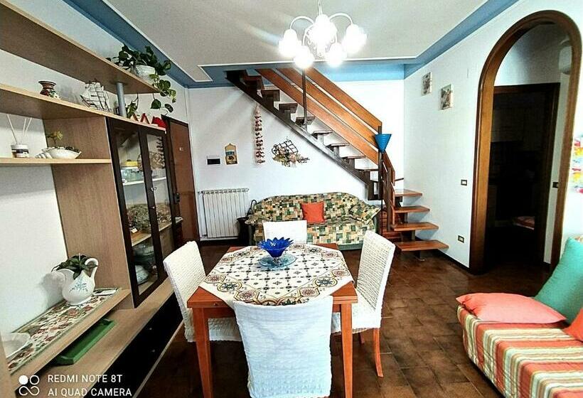 Tra Puccini Ed Il Mare