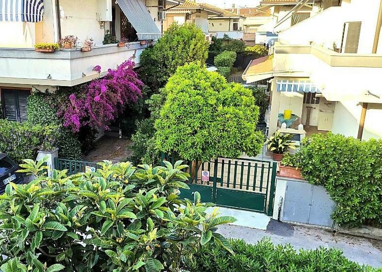 Tra Puccini Ed Il Mare