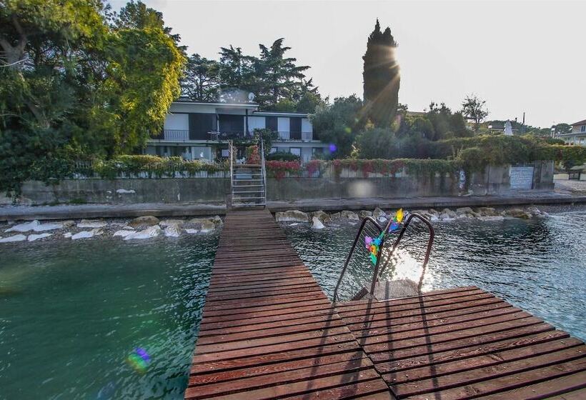 Villa Patrizia Lake View   Italian Homing