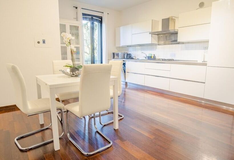 Villa Patrizia Lake View   Italian Homing