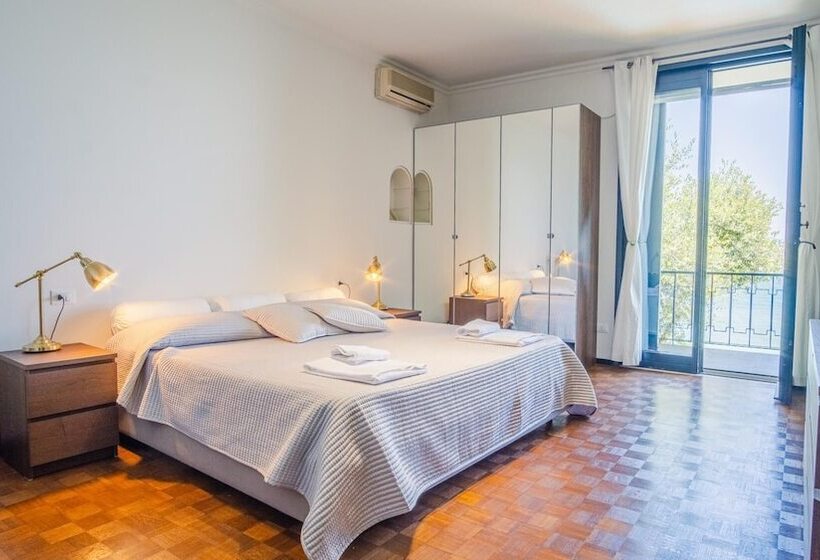 Villa Patrizia Lake View   Italian Homing