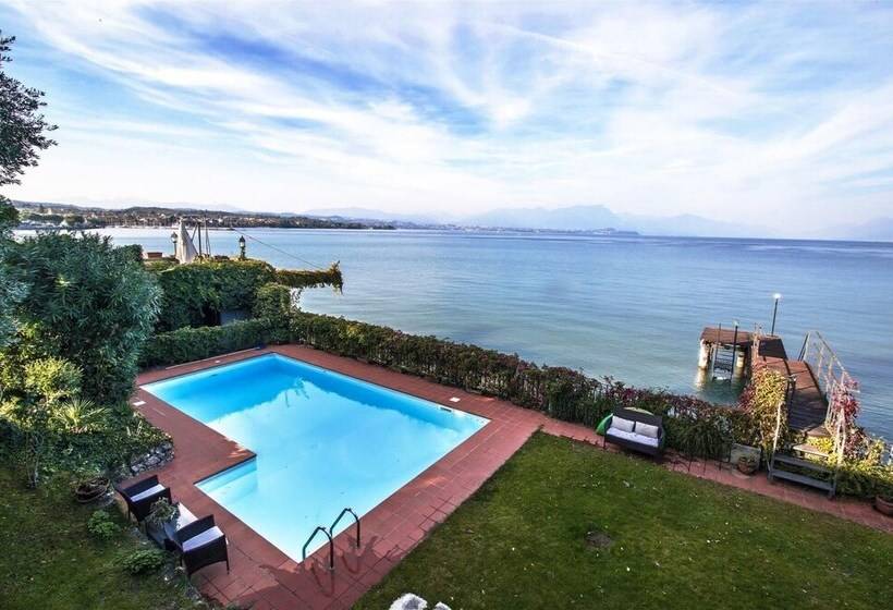 Villa Patrizia Lake View   Italian Homing