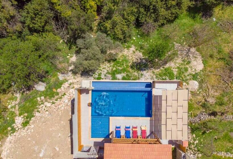 Villa Senir  Doğayla Iç Içe Size Ait Havuzlu Villa