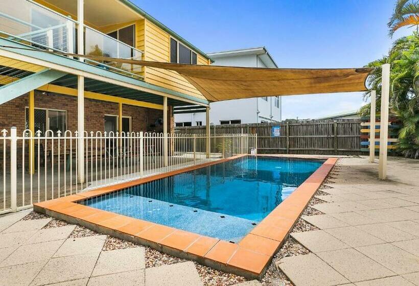 32 Bombala Crescent Rainbow Beach Aircon Pool Pets Welcome