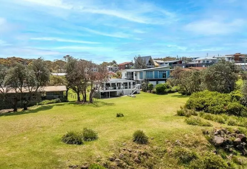 Kioloa Merry Beach Front Gem