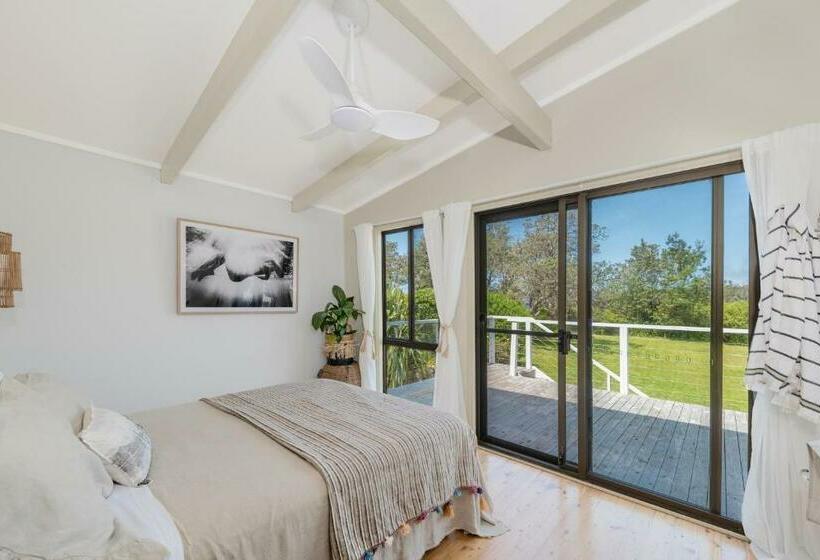 Kioloa Merry Beach Front Gem