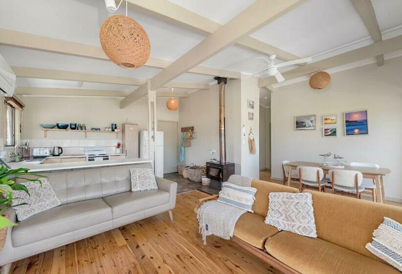 Kioloa Merry Beach Front Gem