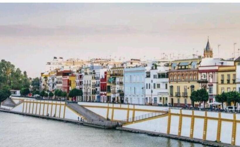 Luminoso Y Acoger Loft, Excelente Ubicación